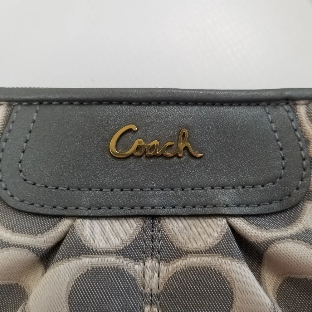 Coach Outline Signature Large Wristlet Handbag NWT
